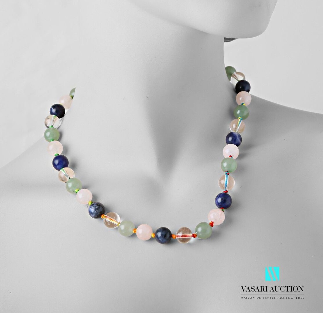 Null Halskette mit mehrfarbigen Quarzperlen, Metallschließe

Länge: 45 cm