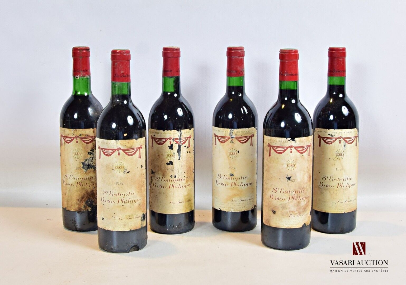 Null 6 bottles BARON PHILIPPE St Estèphe 1982

	Et: 5 faded, stained and worn, 1&hellip;