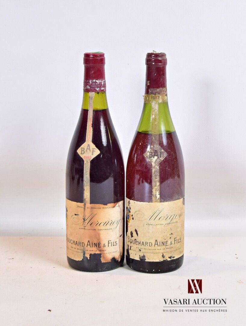 Null Lot of 2 bottles including :

1 bottle MORGON mise Bouchard Ainé & Fils neg&hellip;
