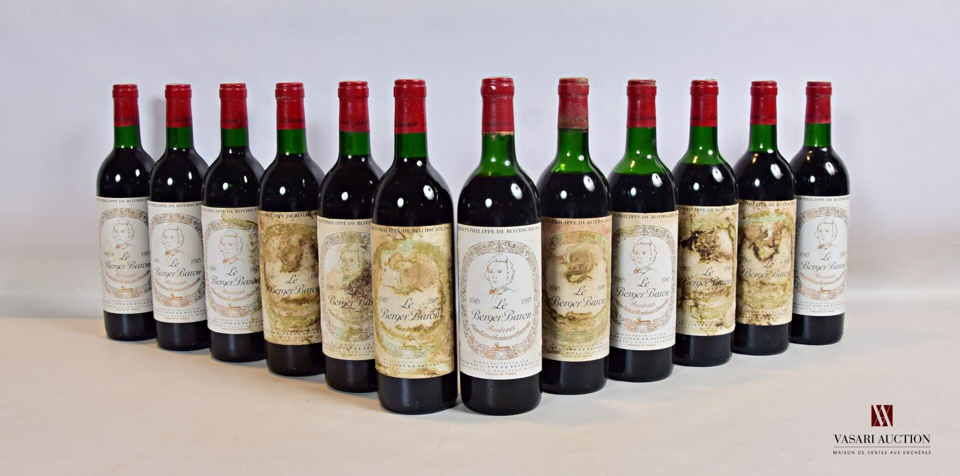 Null 12 bouteilles	LE BERGER BARON	Bordeaux mise nég.	1985

	Et.: 6 un peu taché&hellip;