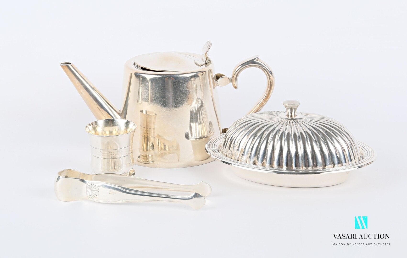 Null Silvered metal lot including a coffee pot on a flat base (Height: 10 cm, ac&hellip;