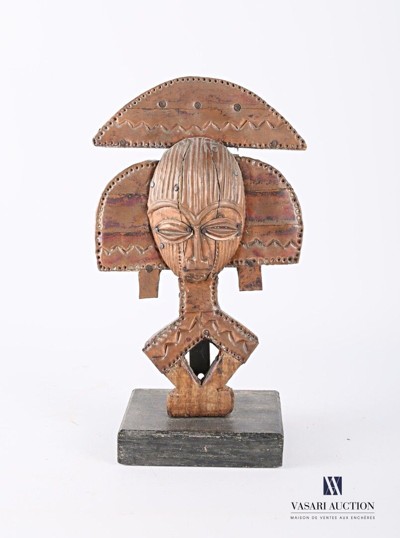 Null KOTA - GABON

Reliquiario con piastre di metallo su anima di legno 

(usura&hellip;