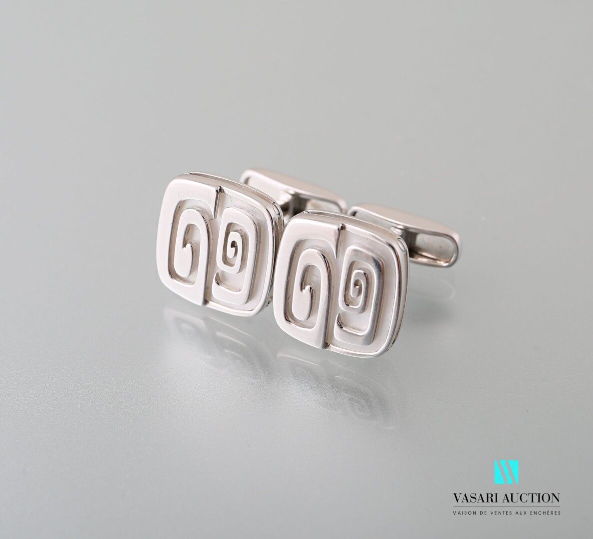 Null Bulgari, pair of cufflinks in white gold 750 thousandths, square shape with&hellip;