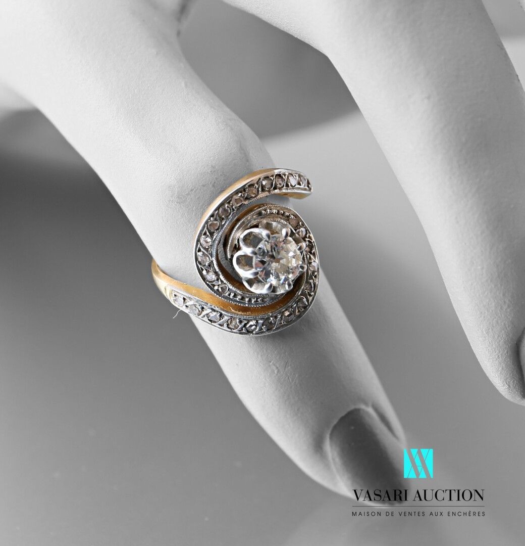 Null Yellow gold tourbillon ring set with a central old-cut diamond of approxima&hellip;