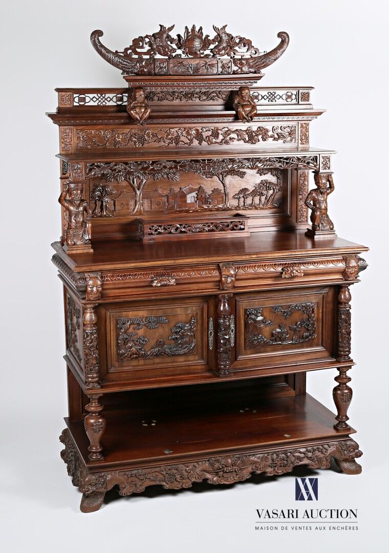 Null INDONESIA

Dresser in molded and carved iron wood, the upper part presents &hellip;