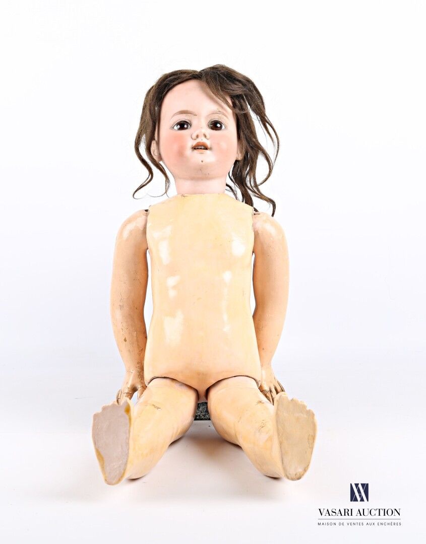 Null Puppe, Kopf aus Porzellan, Körper aus Papiermaché, offener Mund, Kinngrübch&hellip;