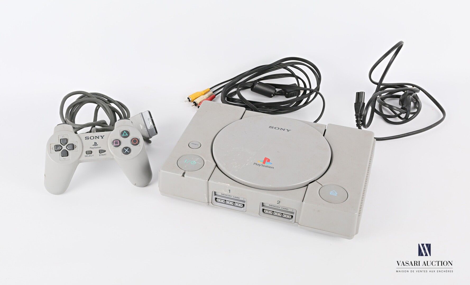 Null SONY

Playstation and its controller

Height : 5,5 cm 5,5 cm - Width : 26 c&hellip;