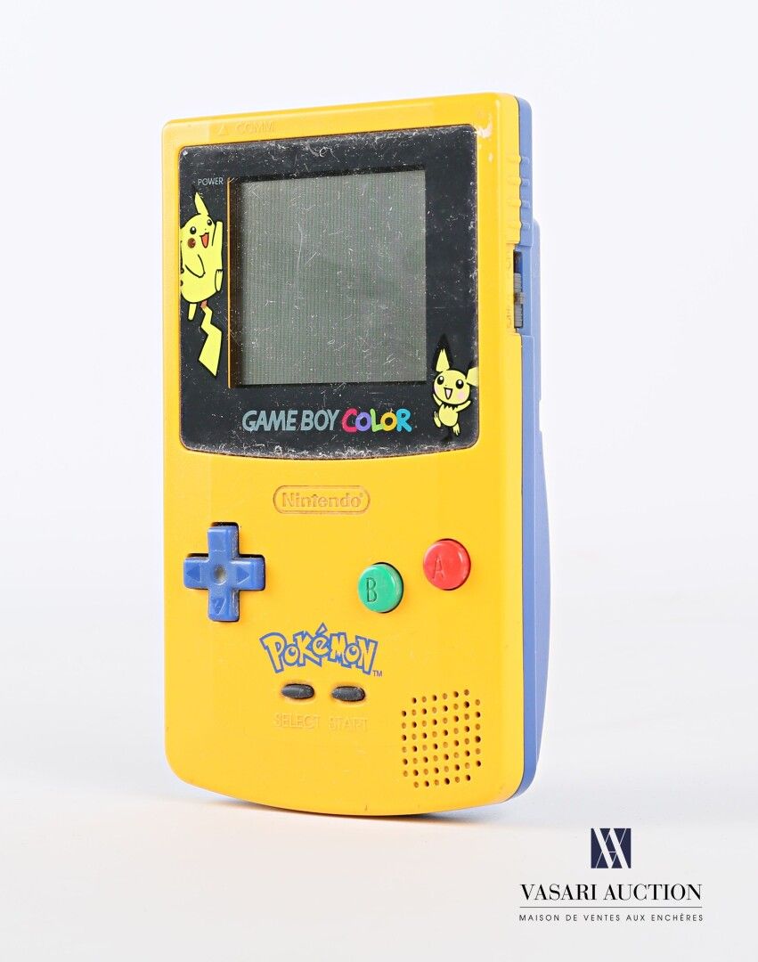 Null NINTENDO

Game Boy Color, édition Pokemon de couleur jaune et bleu.

Haut. &hellip;