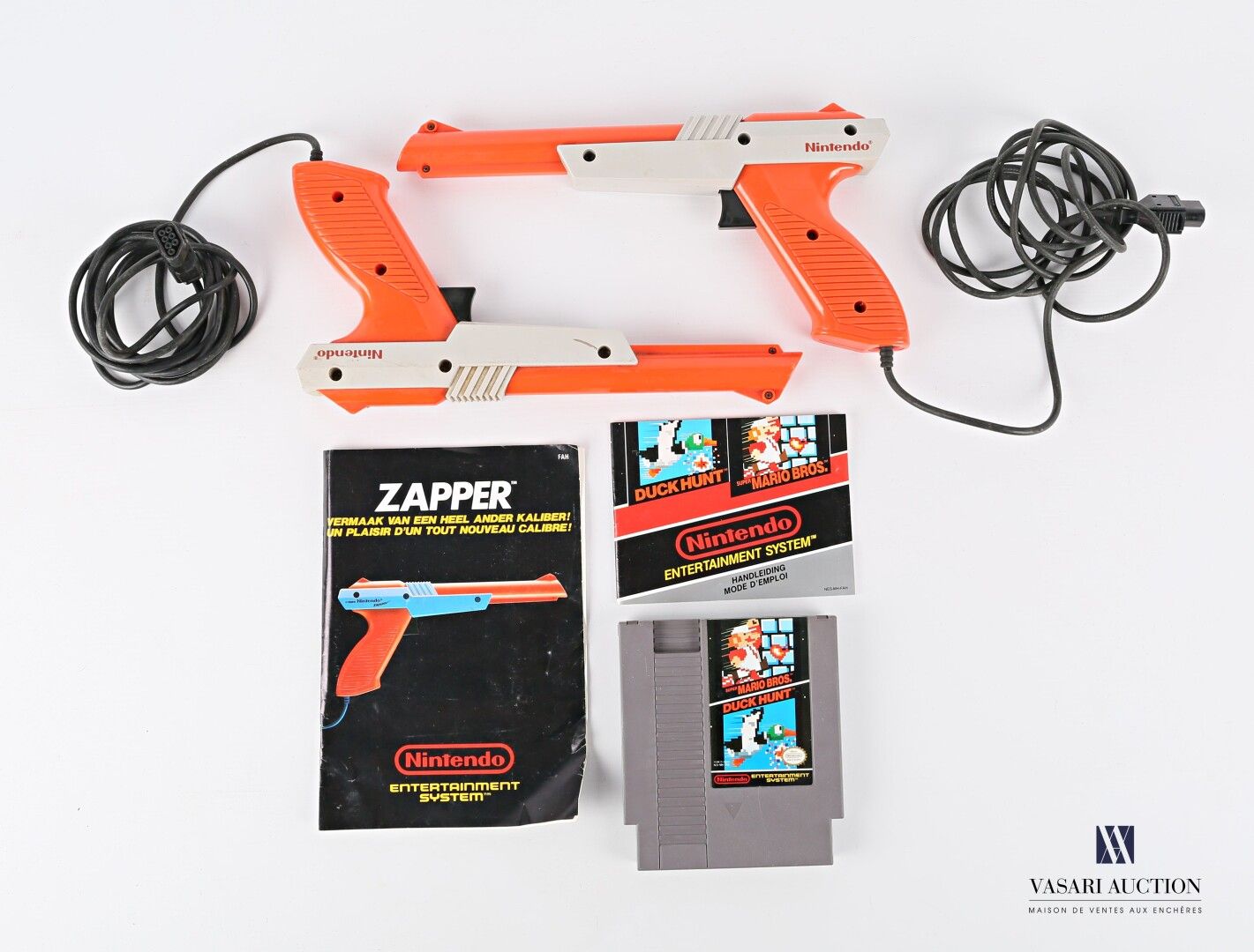 Null 钮恩迪

视频游戏 "猎鸭，超级马里奥兄弟 "和它的两个 "Zapper"。

(磨损、污渍、说明、功能)