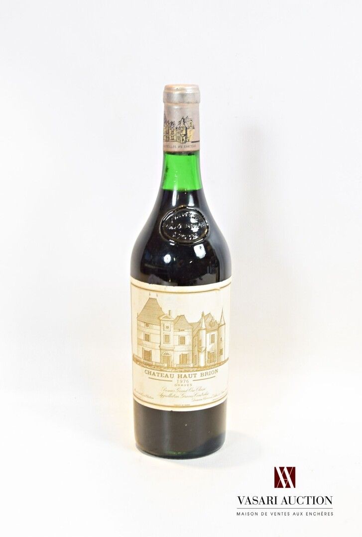 Null 1 Flasche Château HAUT BRION Graves 1er GCC 1976.

	Et. Etwas verblasst, fl&hellip;