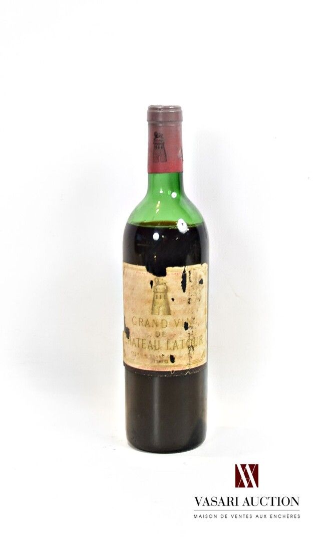 Null 拉图酒庄Pauillac 1er GCC 1970葡萄酒1瓶

	褪色，染色，有破损，但可以阅读。腐蚀的帽子。

	N：中/低肩。