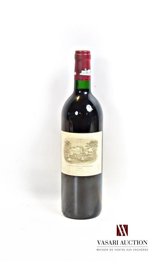Null 1 Flasche Château LAFITE ROTHSCHILD Pauillac 1er GCC 1995.

	Et. Ein wenig &hellip;
