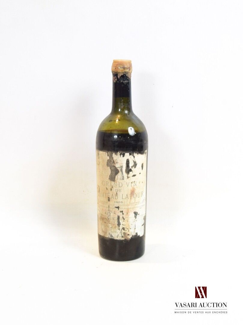 Null 拉图酒庄Pauillac 1er GCC 1905年酒1瓶

	褪色、污渍和非常磨损，但可以阅读。N：中/低肩。

	塑料盖子。