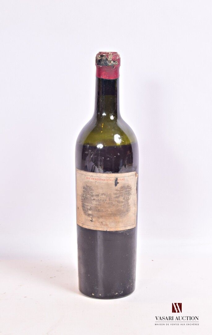Null LAFITE ROTHSCHILD酒庄波亚克1级GCC 1928年版1瓶

	据称是1928年。褪色、污渍和磨损。无法阅读的软木塞。帽子破裂了。

	&hellip;