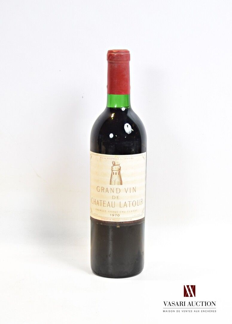 Null 1 bottle Château LATOUR Pauillac 1er GCC 1970

	Faded and stained. N: botto&hellip;