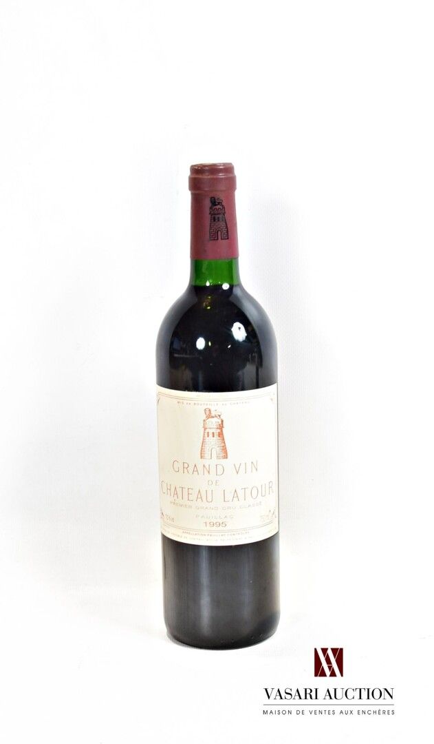 Null 1 botella Château LATOUR Pauillac 1er GCC 1995

	Y. Un poco manchado. N: lí&hellip;