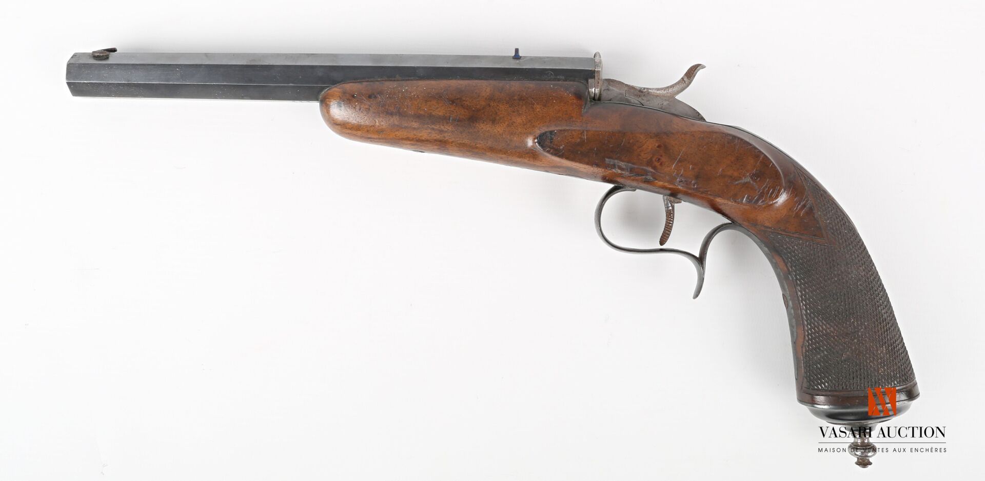 Null Flobert口径5.5霰弹枪，23.5厘米重的八角形膛线枪管，有瞄准器缺口，前部有大麦衍生的瞄准器纹路，雷鸣般的签名 "GALAND PARIS"，&hellip;