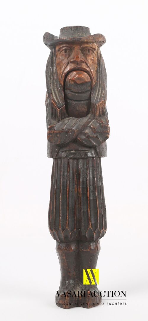Casse noisette en bois sculpté représentant un amérindien les bras croisés 
Grav&hellip;