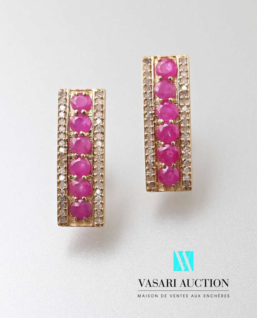 Null Earrings in gold 375 thousandths set with a line of six round rubies in a s&hellip;