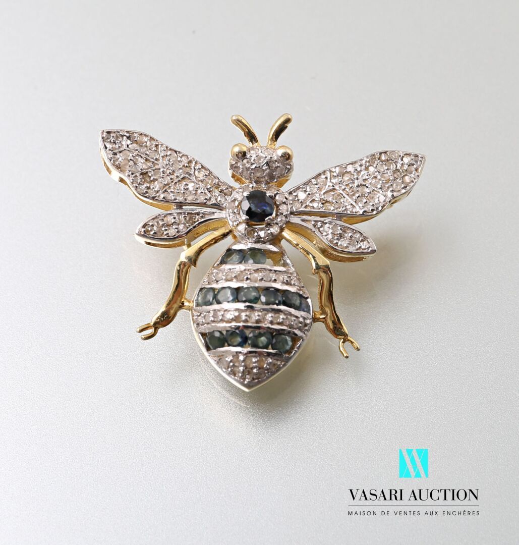 Null Broche de plata dorada con forma de abeja, el cuerpo decorado con diamantes&hellip;