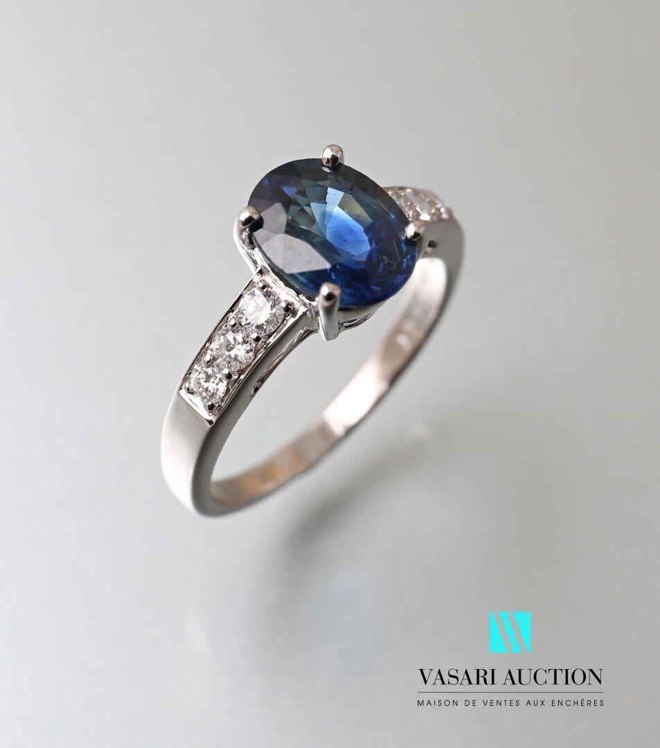 Null Ring in white gold 750 thousandth set with an oval sapphire calibrating 2.3&hellip;