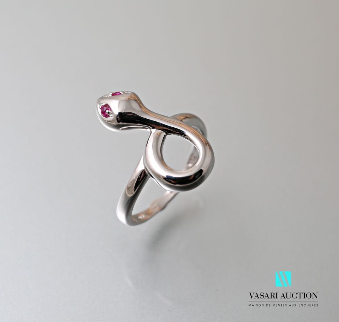 Null Snake ring in white gold 750 thousandth, the eyes set with two rubies.

Gro&hellip;