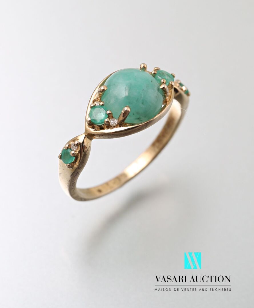 Null A vermeil ring set in its center with a cabochon emerald in a navette patte&hellip;