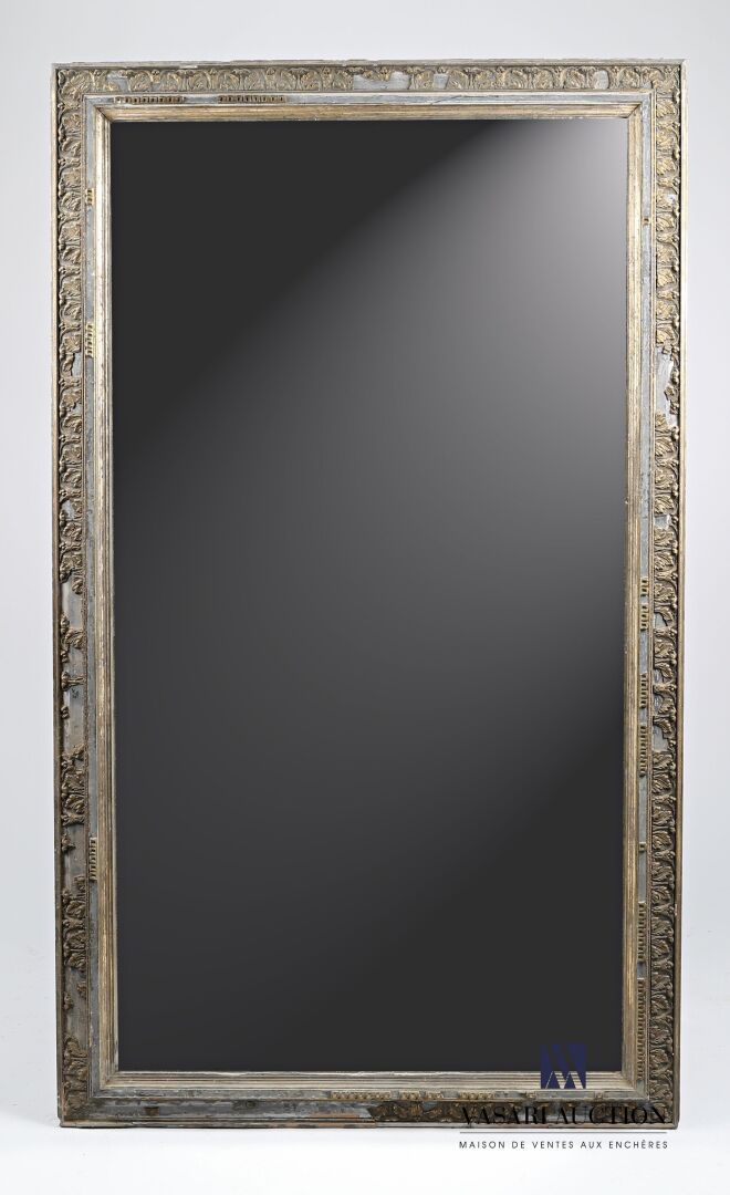 Null Rectangular mirror in wood and stucco molded and carved with a frieze of ac&hellip;