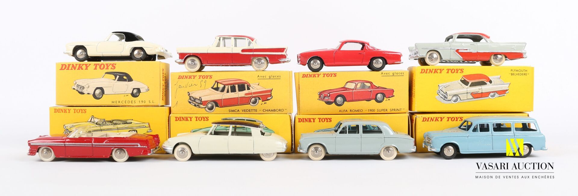 Null DINKY TOYS (FR)

Lot of eight vehicles : Chrysler New Yorker Ref 24A - Seda&hellip;