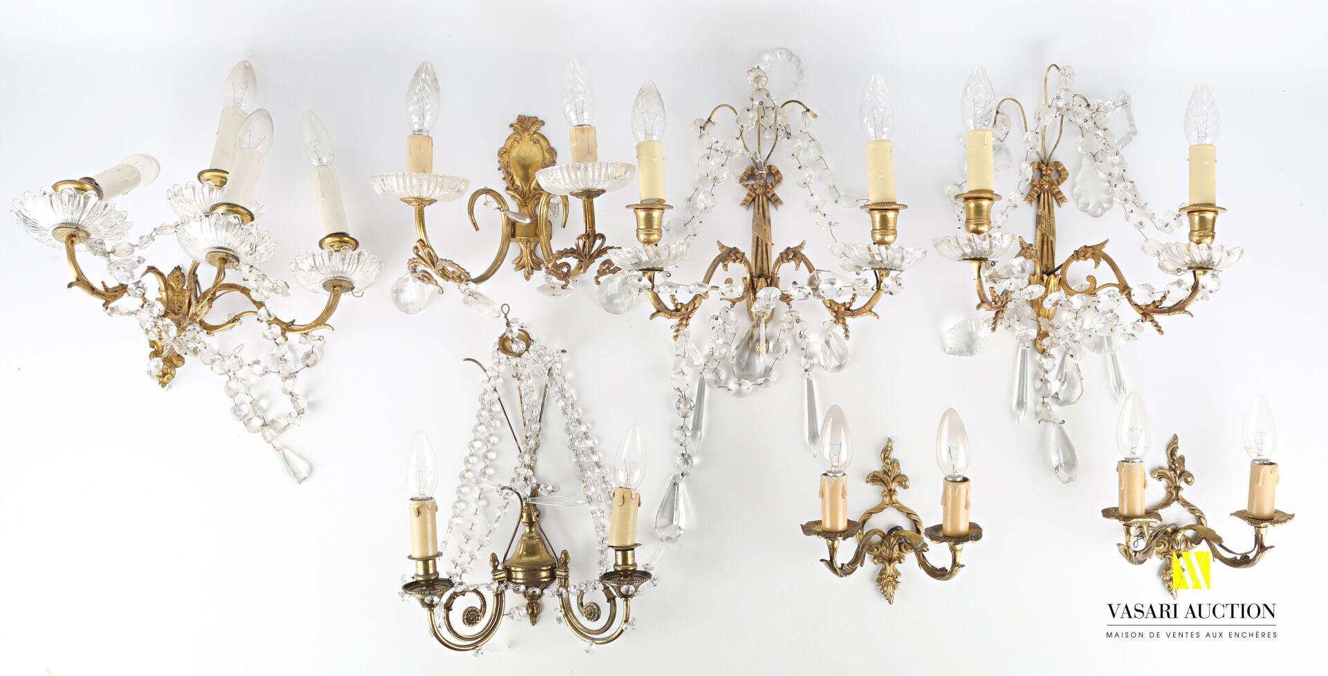 Null Lot including a pair of gilded metal sconces with two arms of light, the sh&hellip;