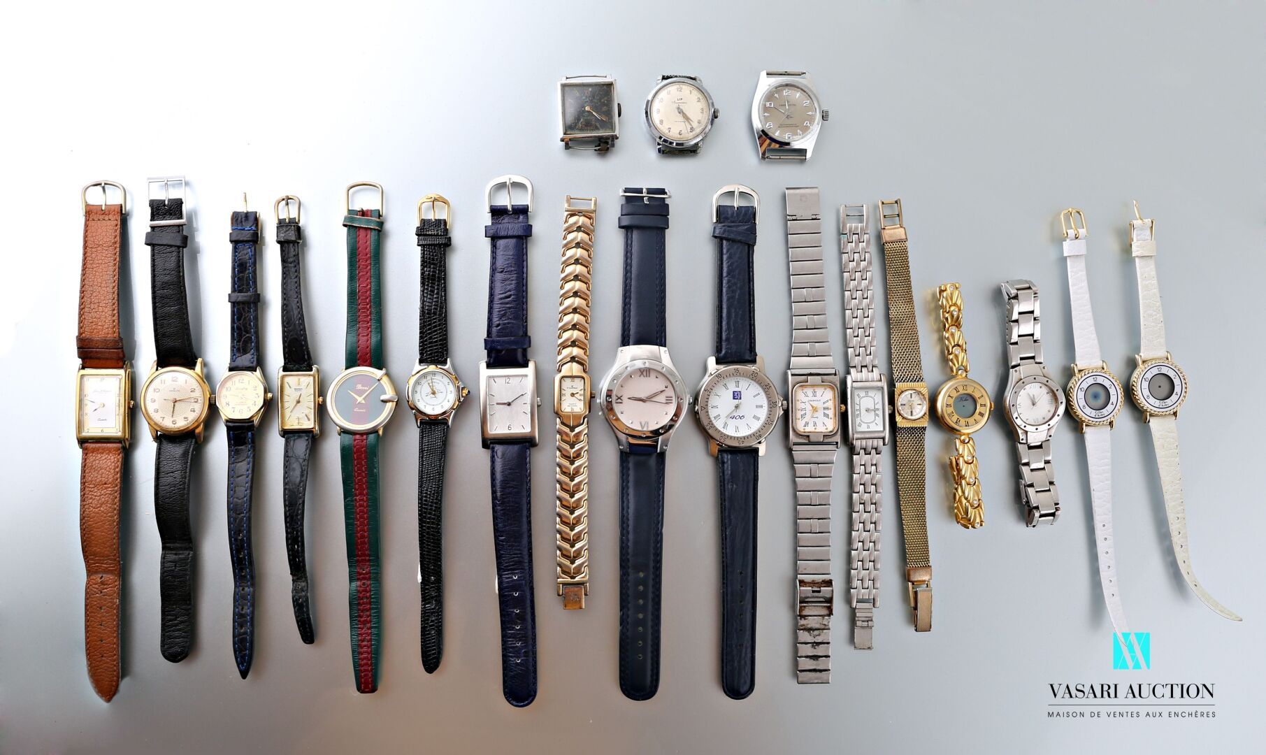 Null Lot de montres bracelet comprenant une montre de marque Y. Lansac, une mont&hellip;