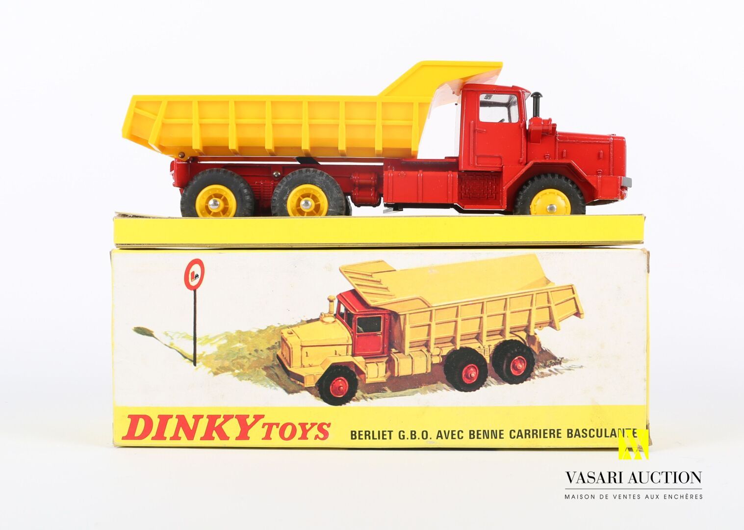 Null DINKY TOYS MECCANO TRIANG (FR)

Berliet G.B.O avec benne carrière basculant&hellip;