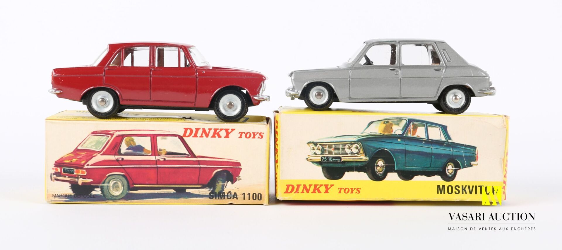 Null DINKY TOYS (FR)

Lot of two vehicles : Simca 1100 Ref 1407 - Moskvitch Ref &hellip;