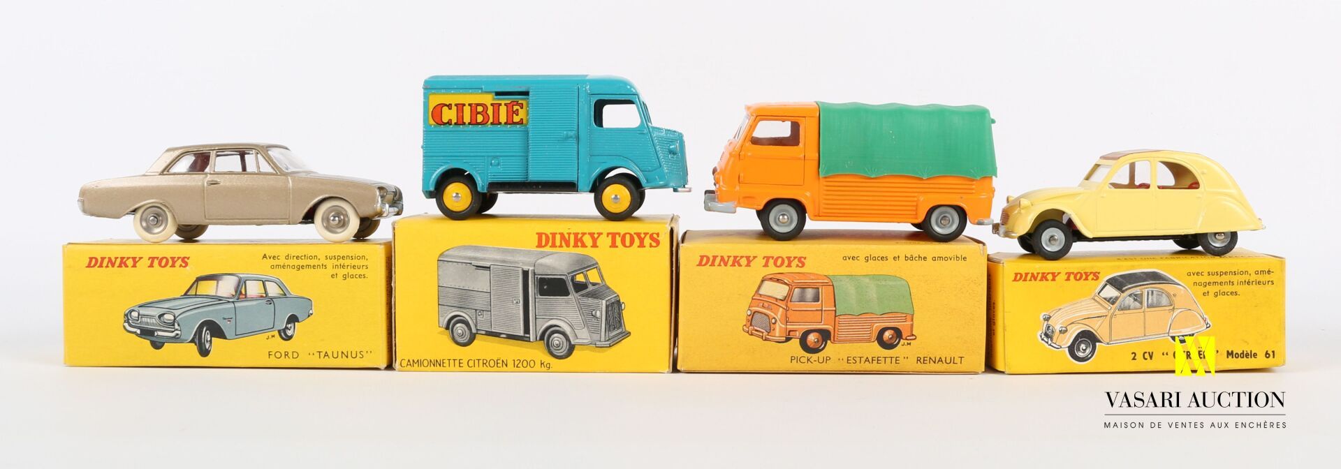 Null DINKY TOYS (FR)

Lot of four vehicles : 2 CV Citroën 61 Ref 558 - Ford Taun&hellip;
