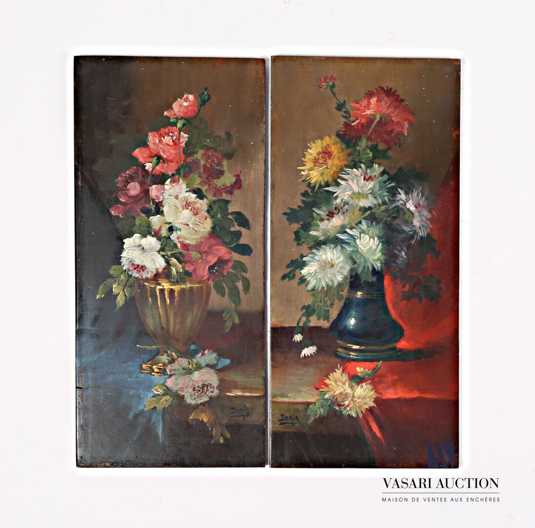 Null DORIA（20世纪）

玫瑰花束 - 大丽花束

面板上的两个油彩

在底部签名

37,5 x 17,4 cm

(边缘处的油漆层有小的擦伤)