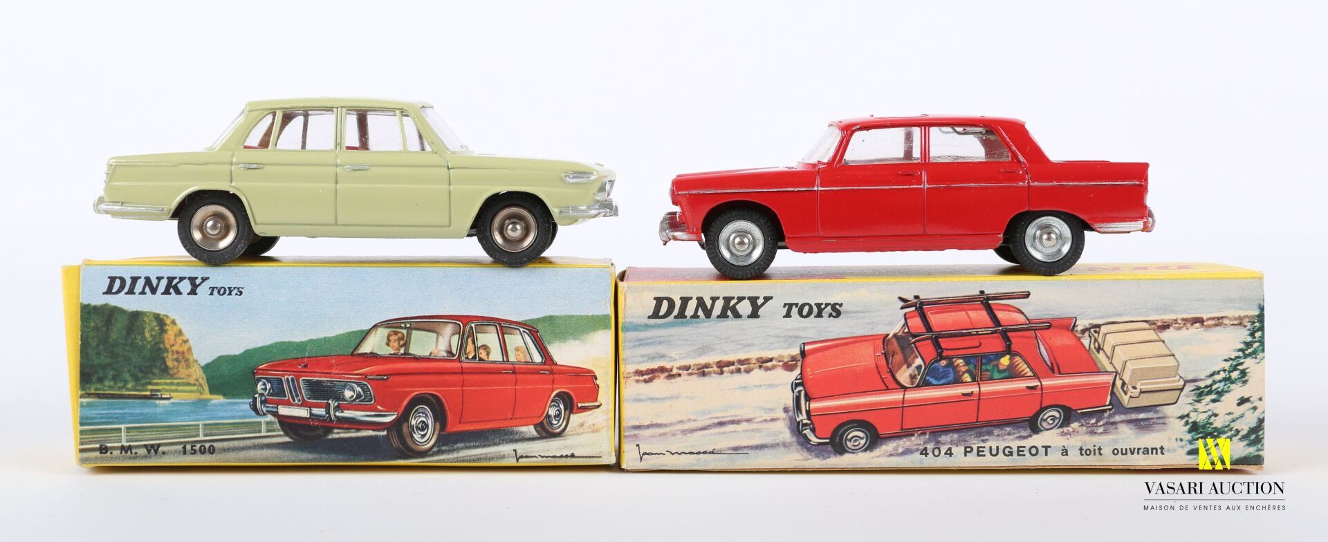 Null DINKY TOYS (FR)

Lot of two vehicles : B.M.W 1500 Ref 534 - 404 Peugeot Ref&hellip;