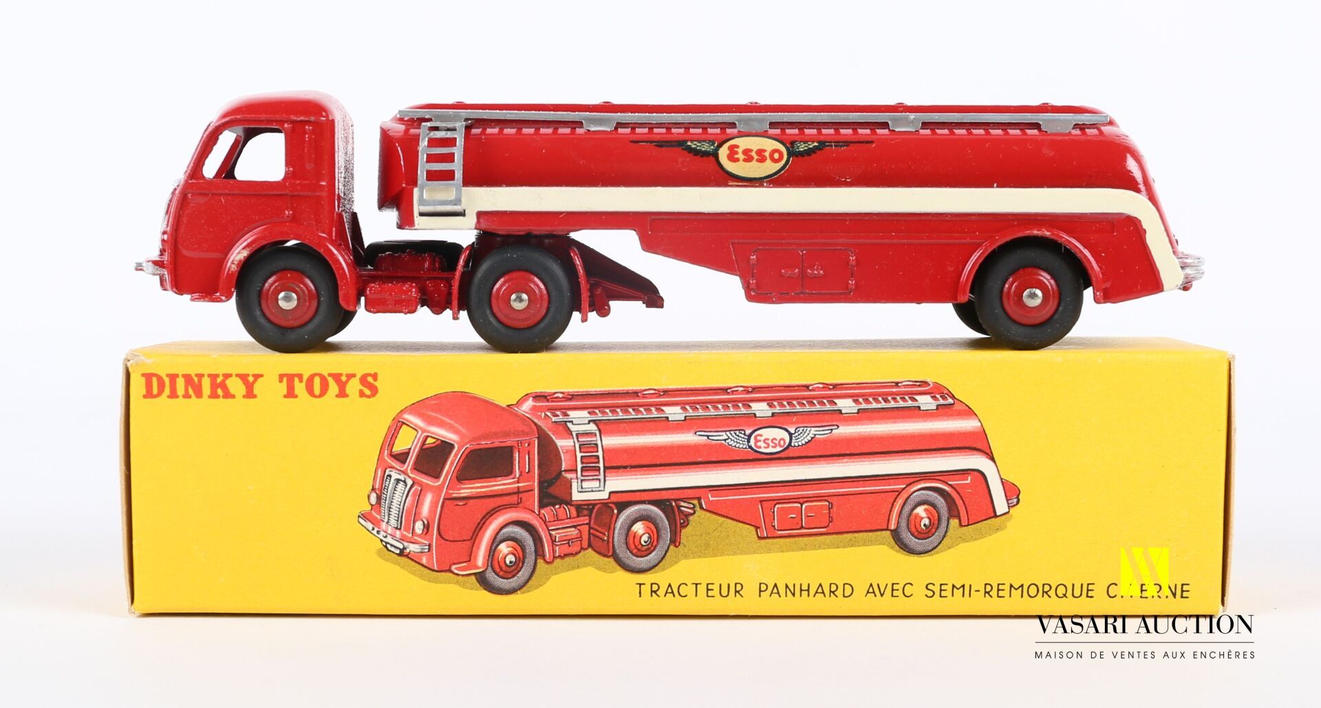 Null DINKY TOYS (FR)

Panhard tractor with tanker trailer Ref 32C

(original box&hellip;