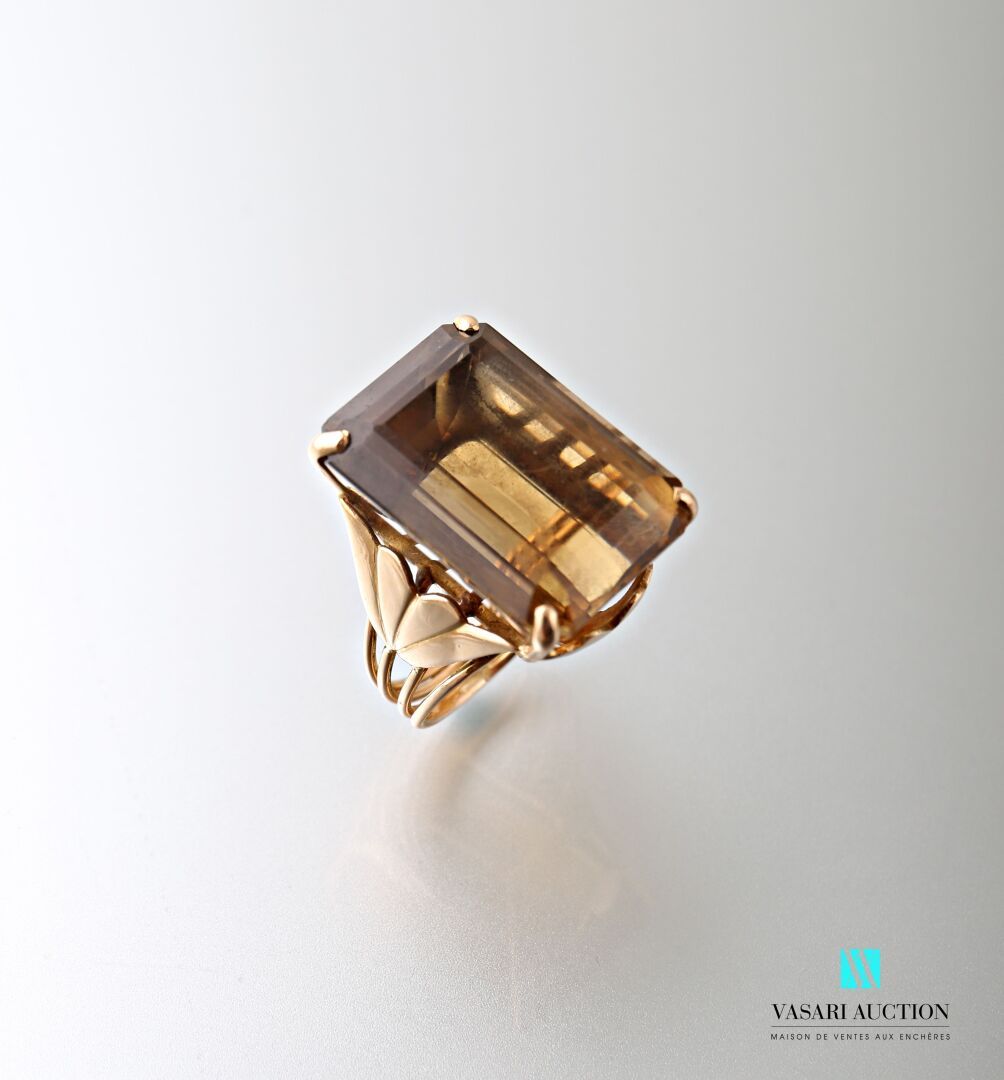 Null Cocktail ring in yellow gold 750 thousandths, the ring made of three gold t&hellip;