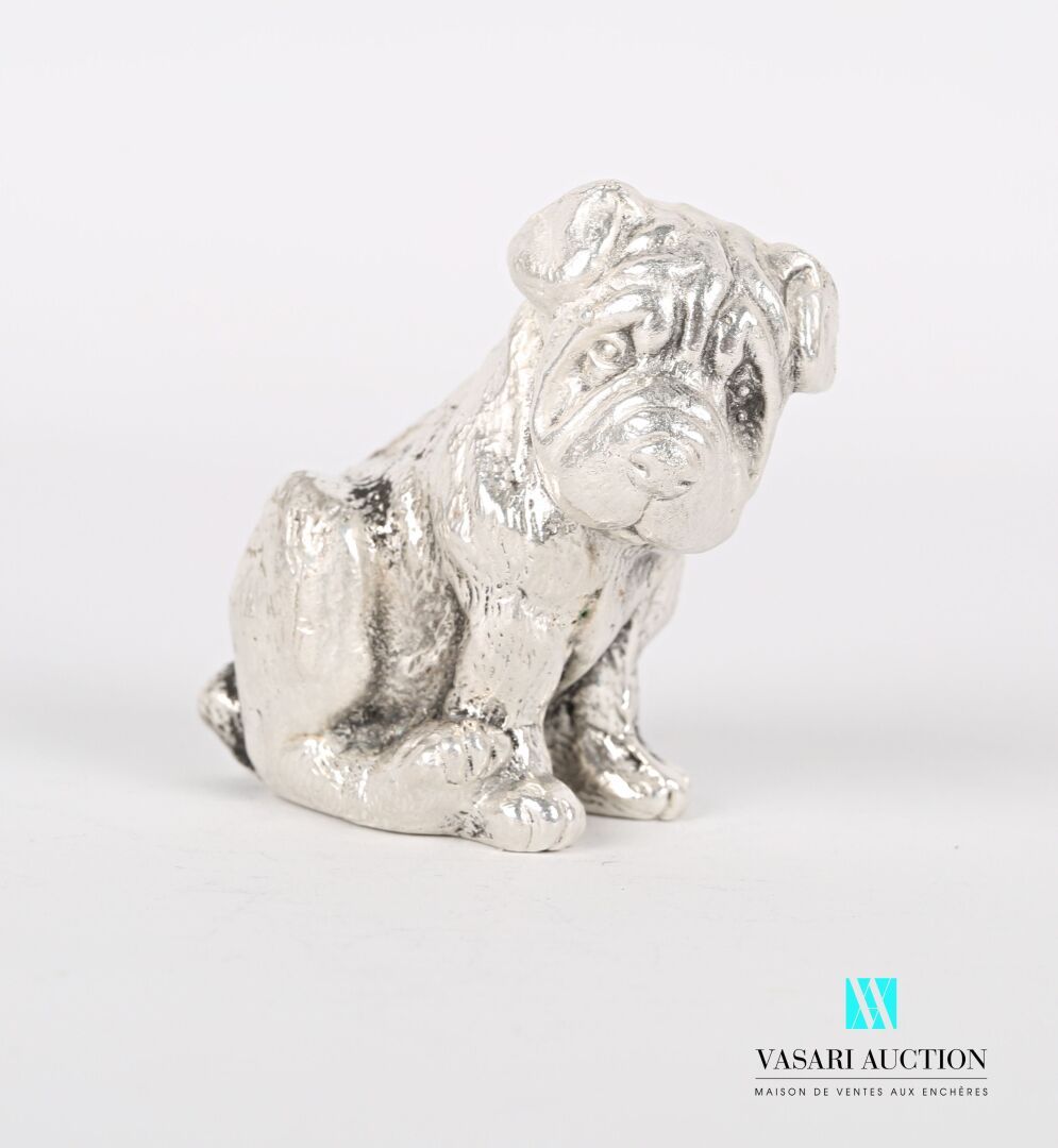 Null 银质主题，代表一只坐着的夏普犬

重量：310.84克

高度：5.5厘米高度：5.5厘米