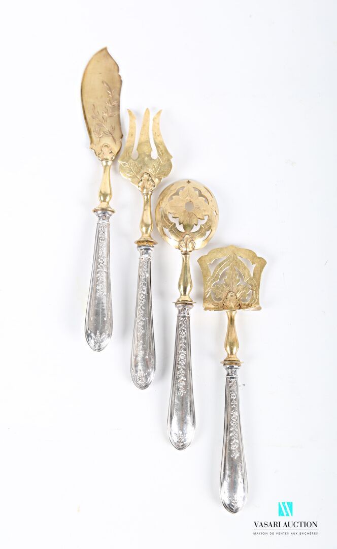 Null Hors d'oeuvre service，手柄为银质，带叶子装饰，末端为鎏金金属，刻有月桂树枝。

毛重 : 139,01 g