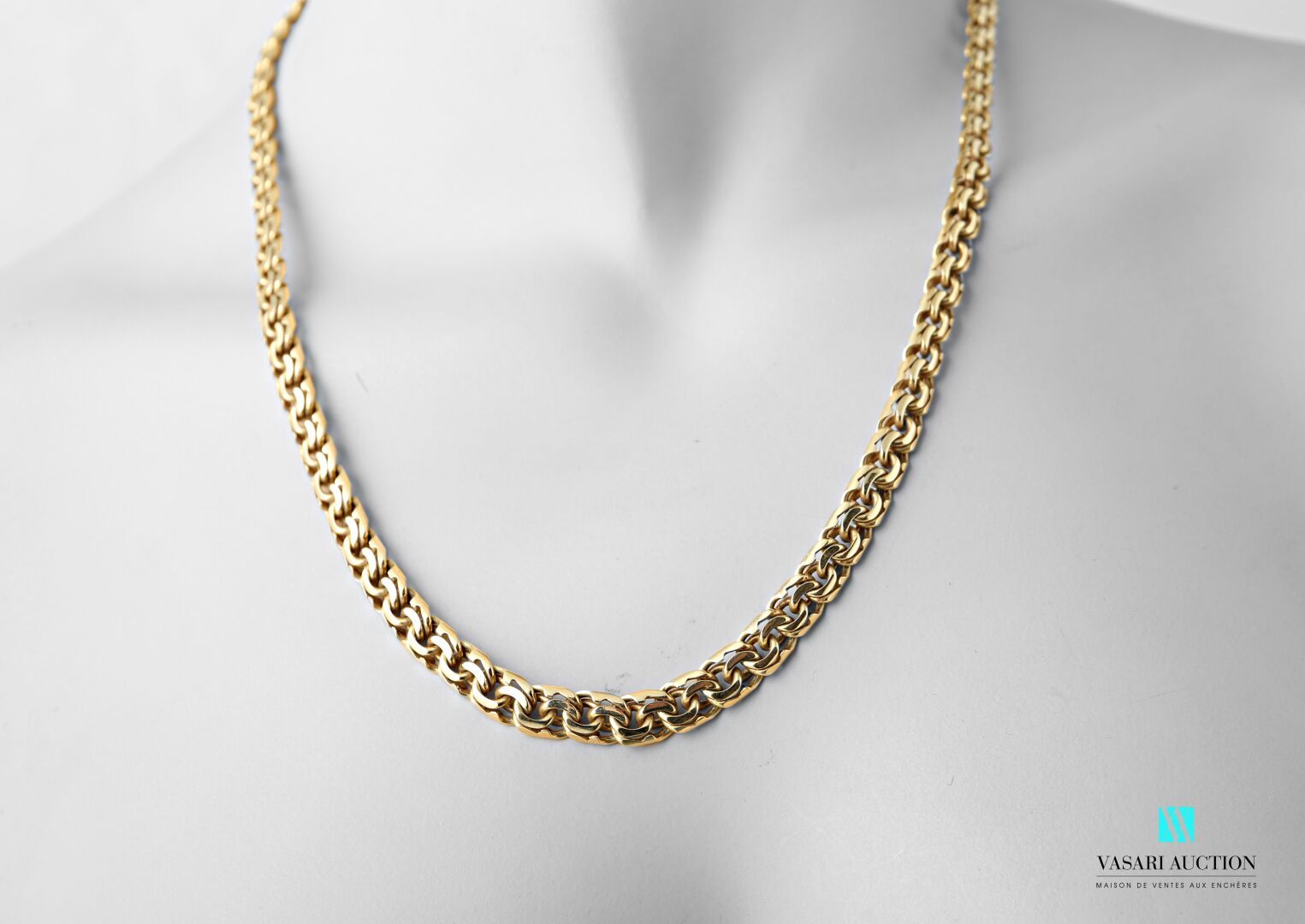 Null Necklace in yellow gold 750 thousandths interlaced mesh in fall, clasp with&hellip;