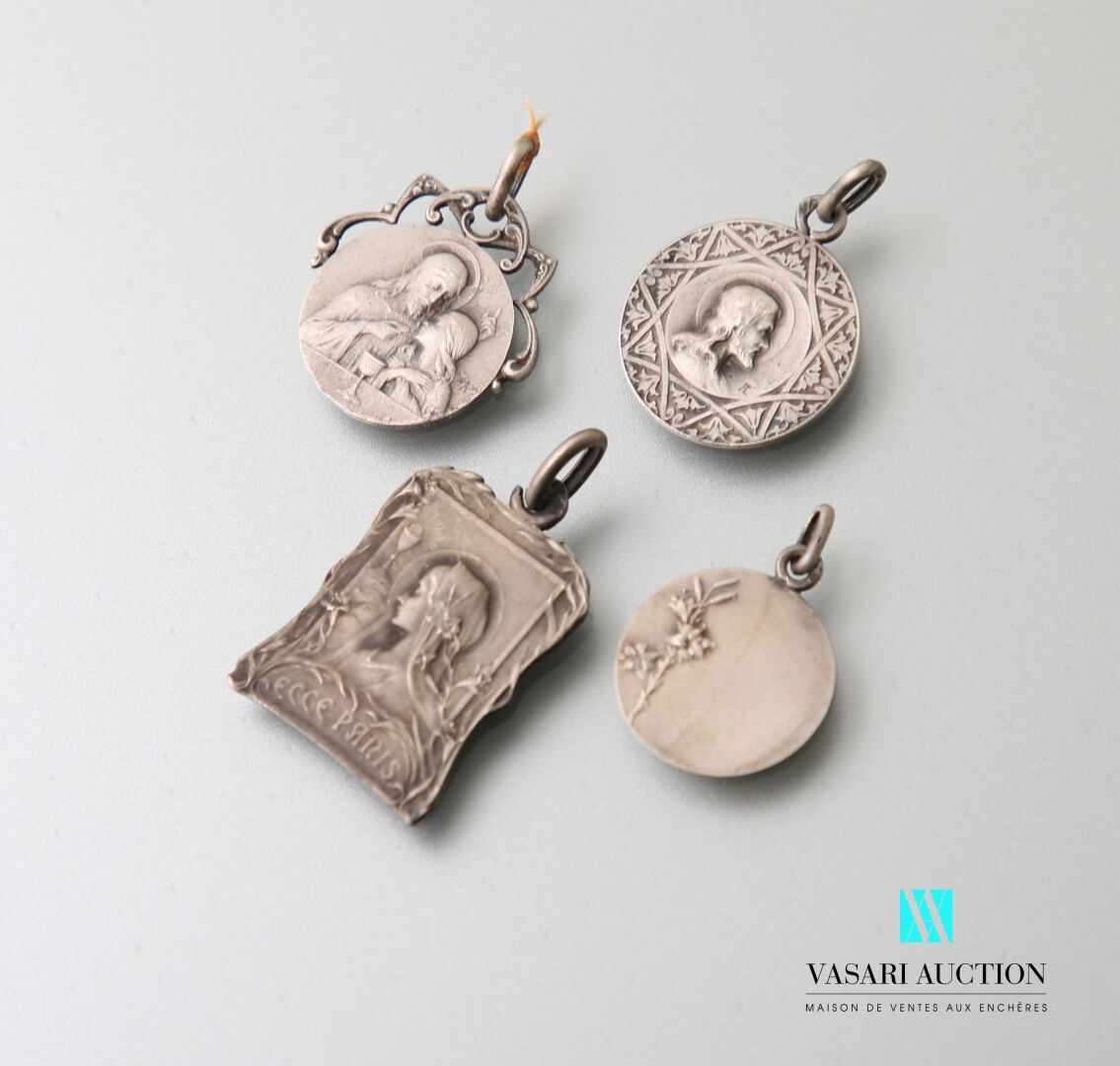 Null Four medals of the beginning of the XXth century, in silver with the minimu&hellip;