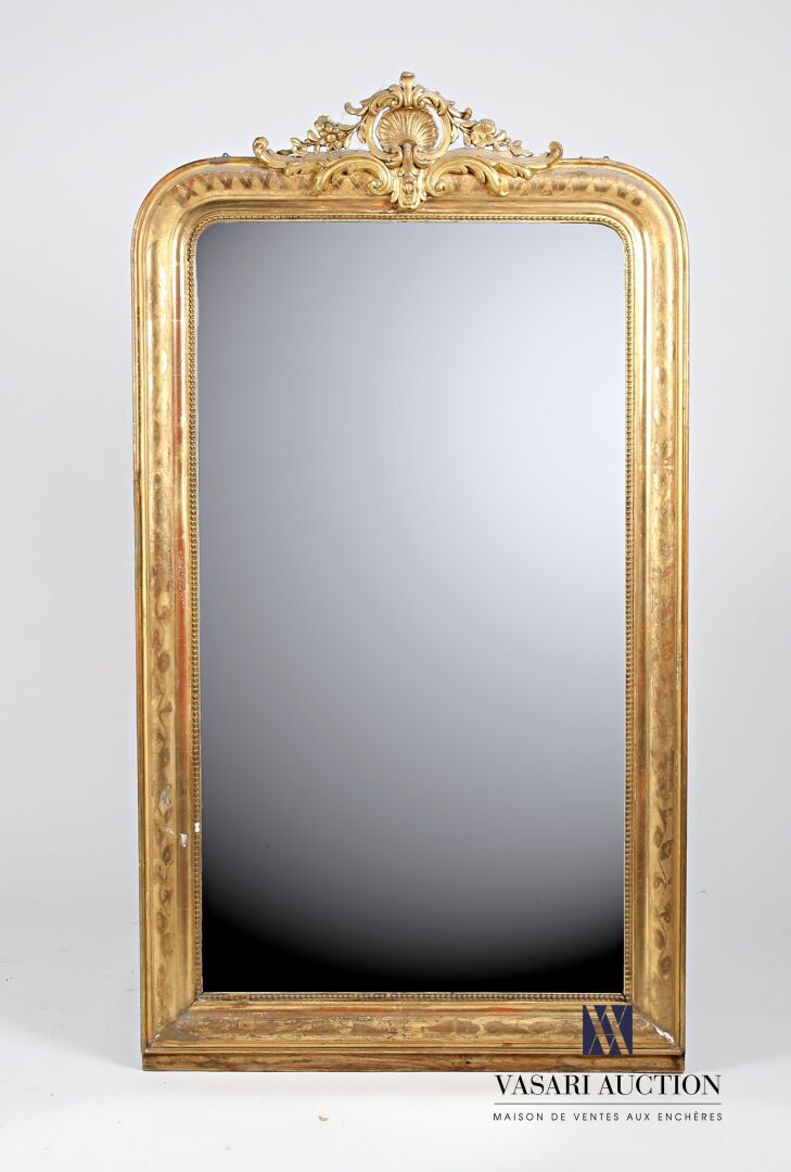 Null Spiegel aus Holz und Stuck, gefräst, geschnitzt und vergoldet, die Bänder s&hellip;
