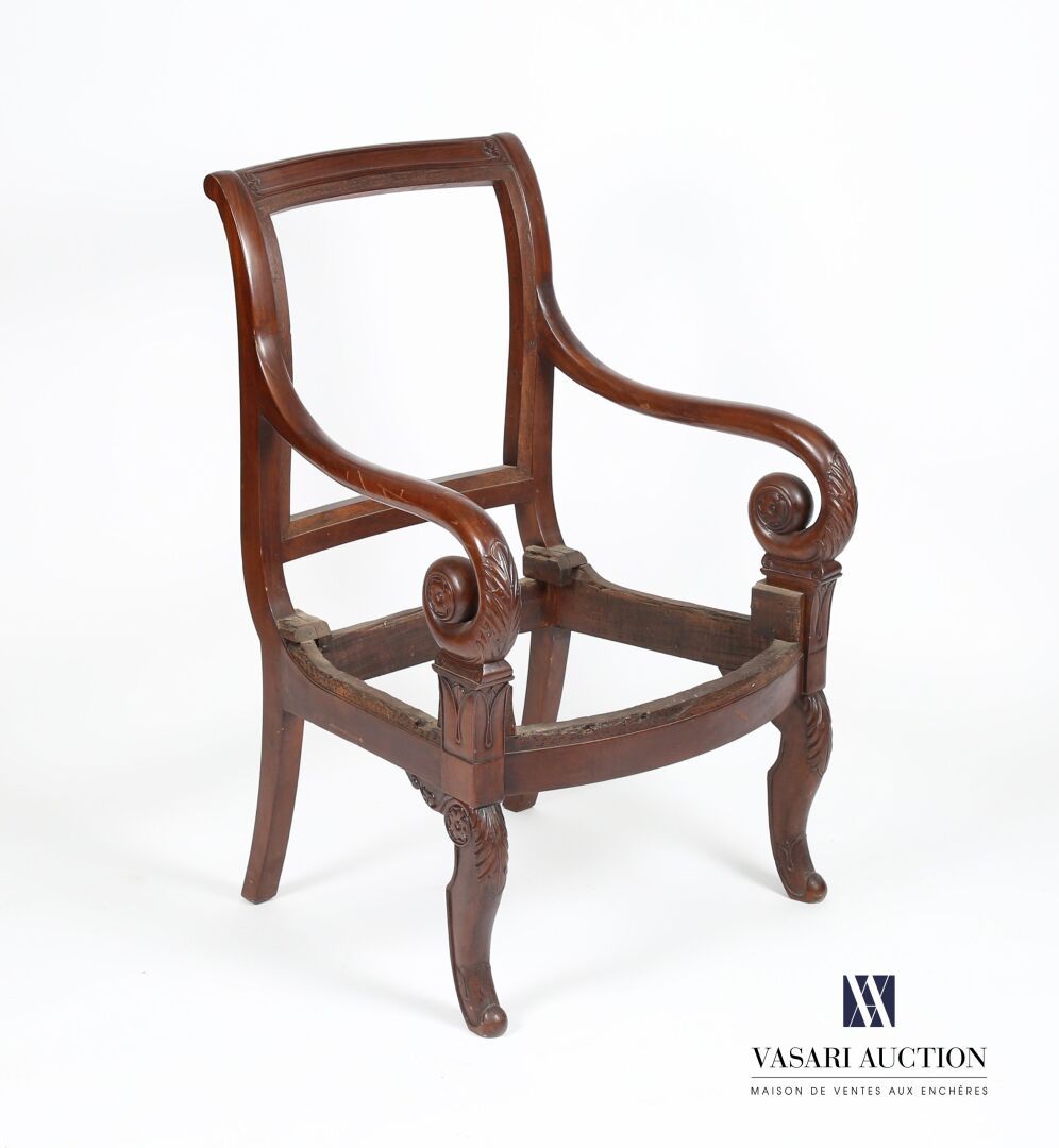 Null Frame of armchair in natural wood molded and carved, the back slightly curv&hellip;