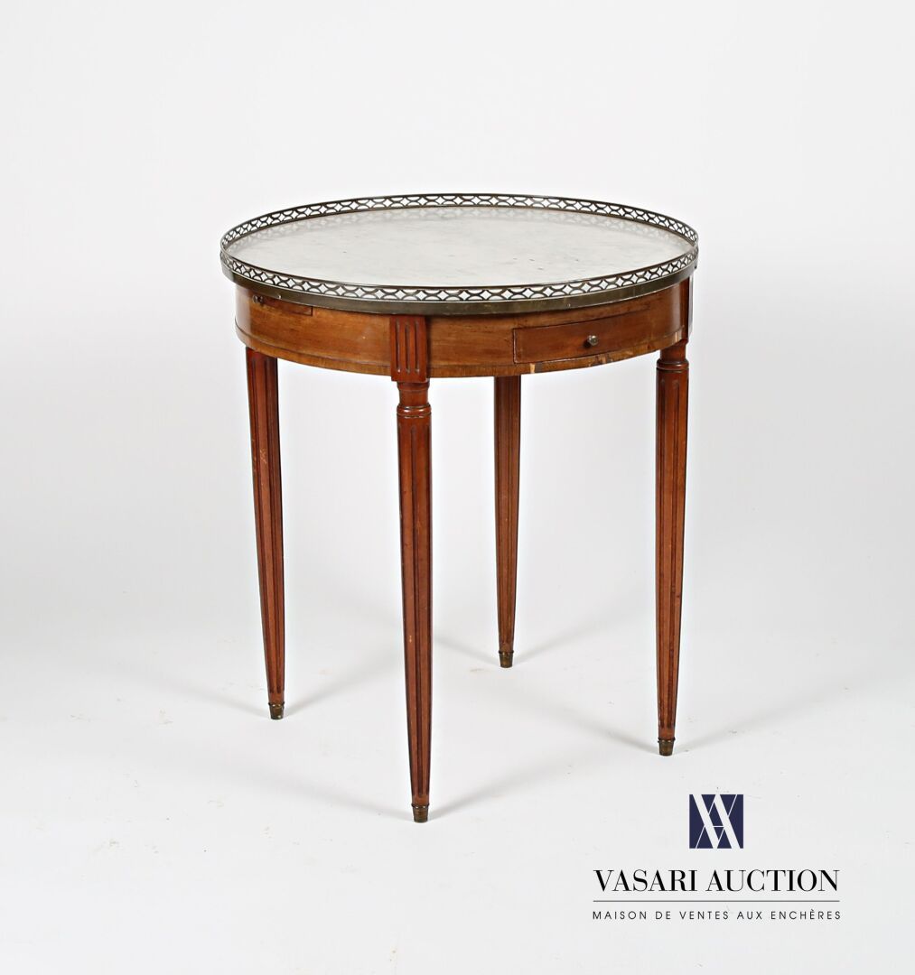 Null Round pedestal table in mahogany and molded mahogany veneer, the dark top o&hellip;