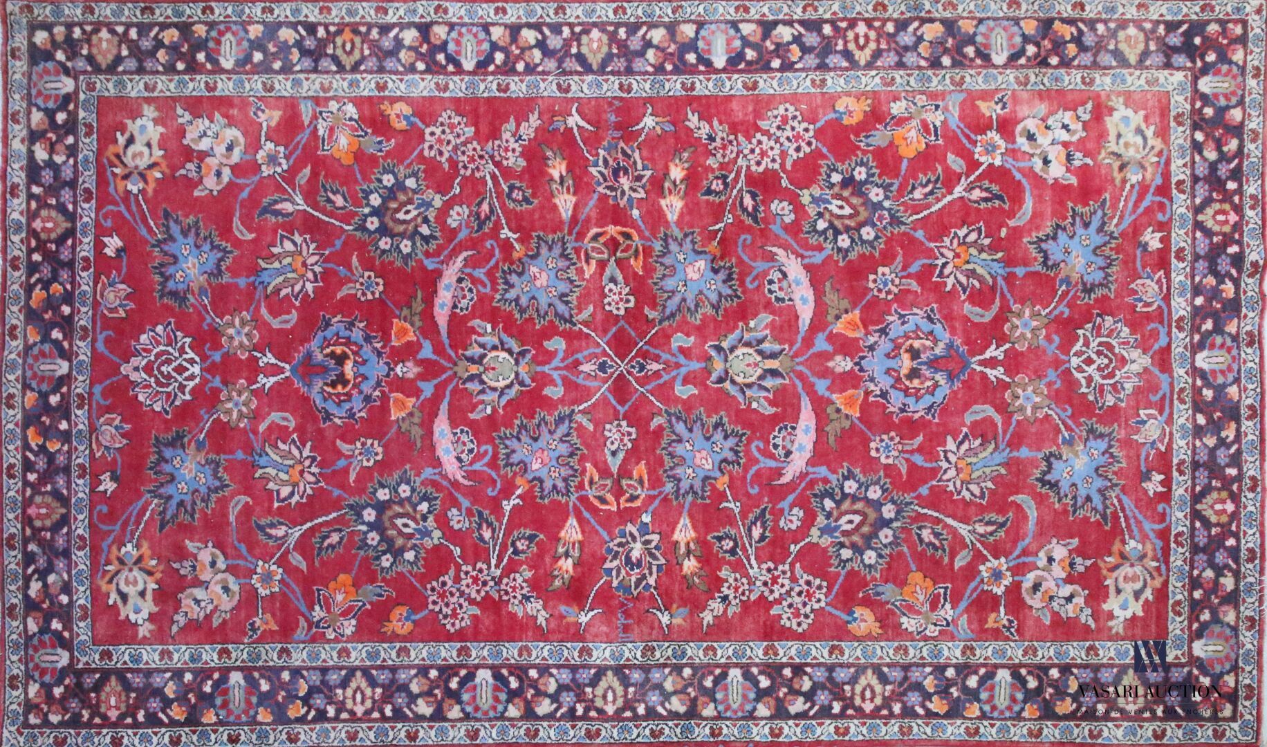 Null 哈马丹地毯（棉质经线和纬线，羊毛绒），波斯西北部，20世纪下半叶
300 x 211 cm