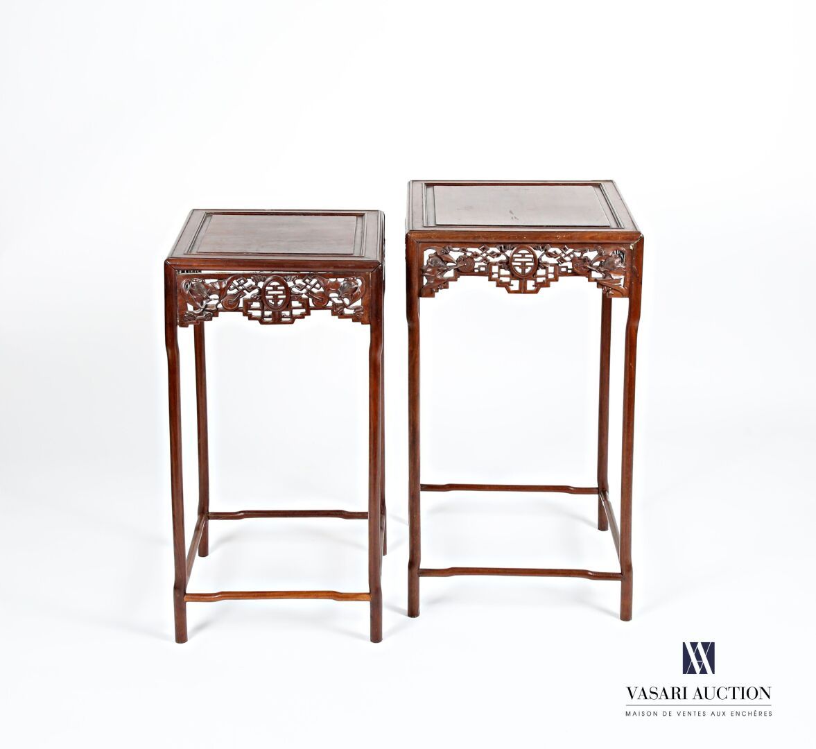 Null INDOCHINE
Two nesting tables, the rectangular top underlined by a central c&hellip;