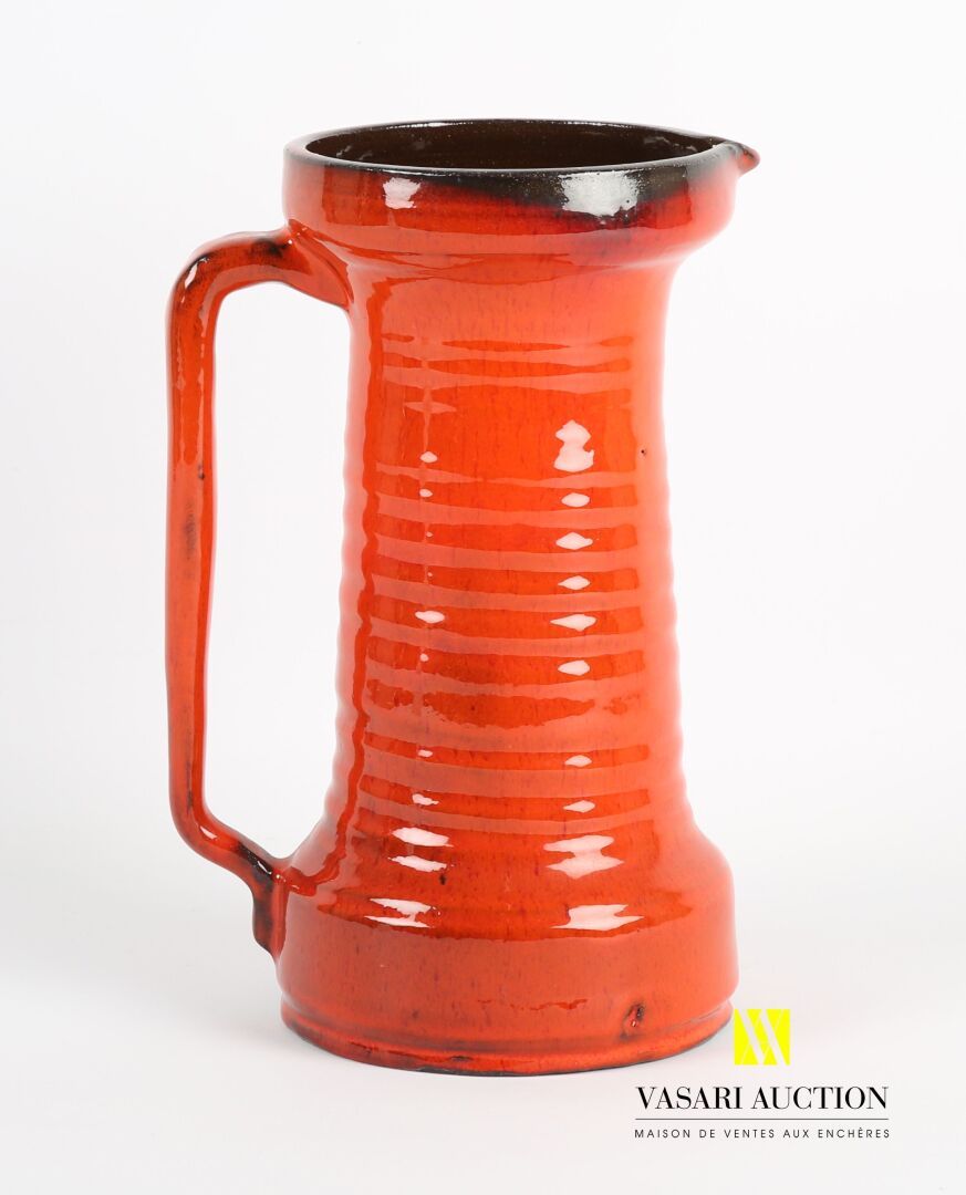 Null Krug aus Keramik mit orangefarbener und brauner Patina. 
(kleine Abplatzung&hellip;