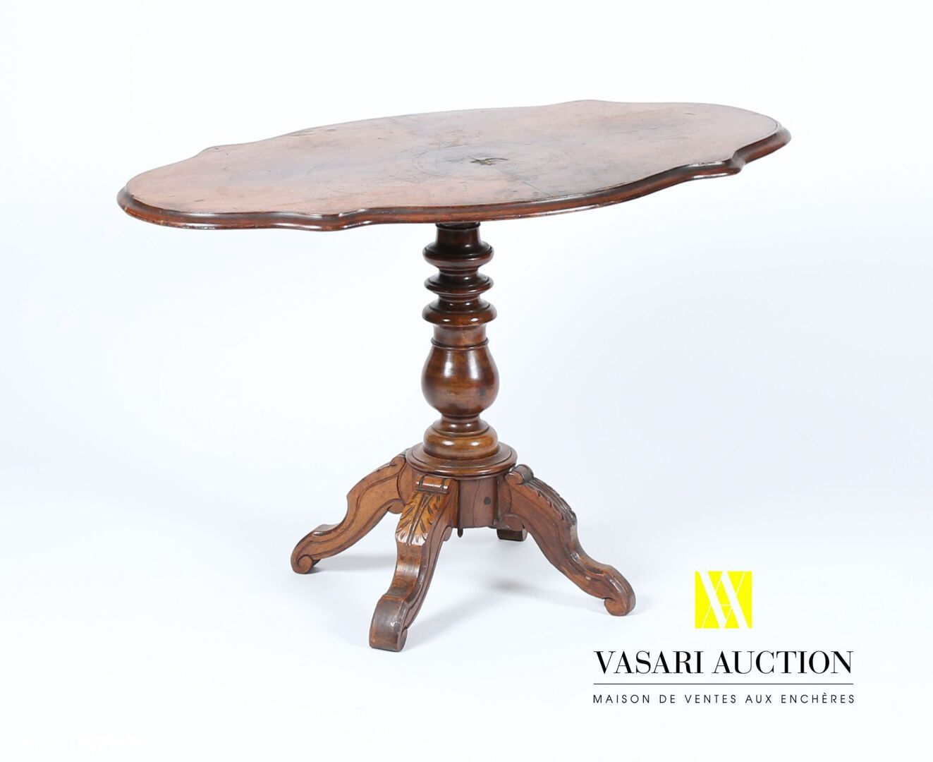Null Pedestal table in veneer, the tilting tray of shuttle shape with scalloped &hellip;