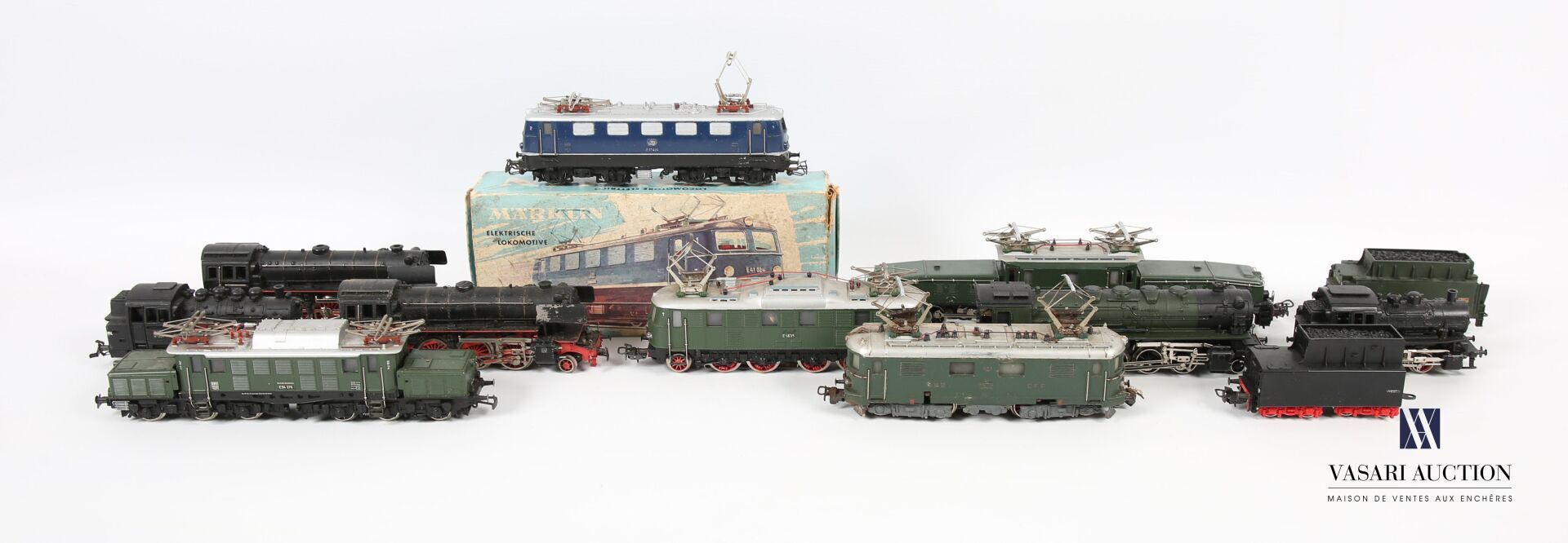Null MARKLIN (GER)
Lot including : a locomotive E41024 Ref 3034 in its original &hellip;